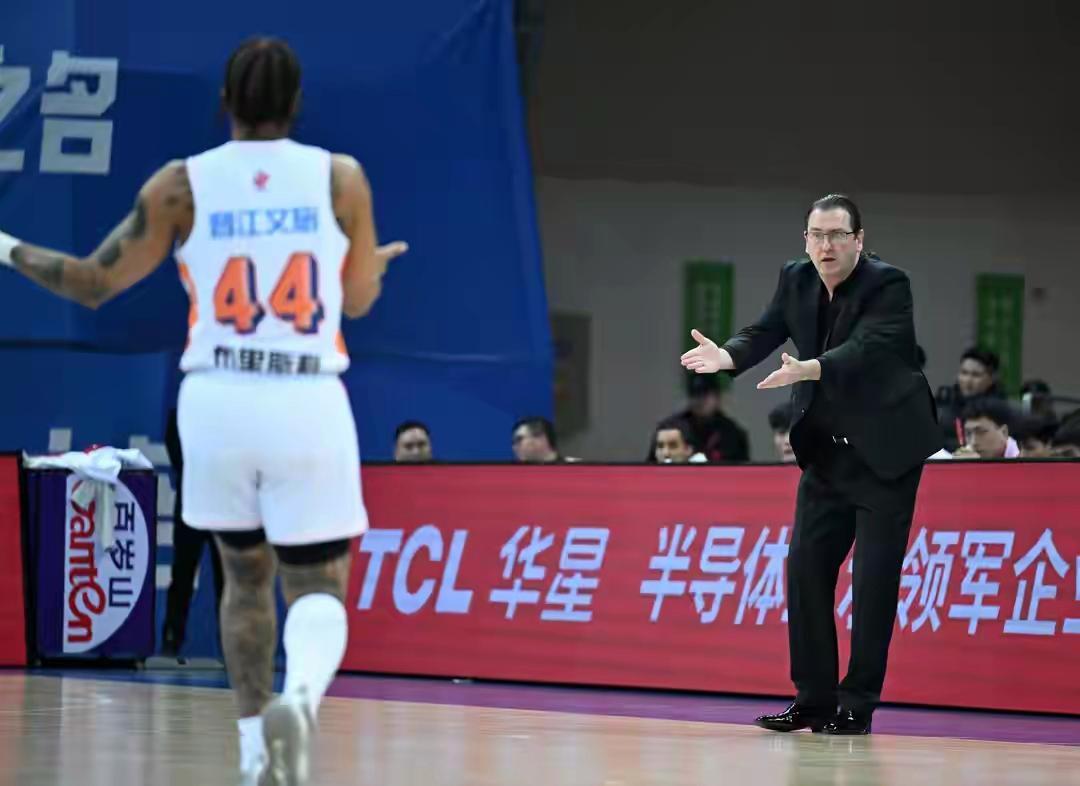 世界杯官方直播软件-林庭谦20分5板8助 CBA常规赛天津106-76战胜福建 邹阳23分