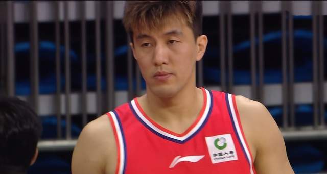 世界杯官方直播软件-郭艾伦伤退，山东男篮爆冷不敌广州，克里斯22+16 被徐昕连续大帽