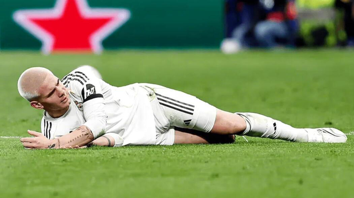 世界杯比赛直播软件下载-马斯坦托诺两月仅出场60分钟，皇马生涯陷低谷|皇家马德里|阿韦洛亚|比赛|球队|执教_新浪体育_新浪新闻